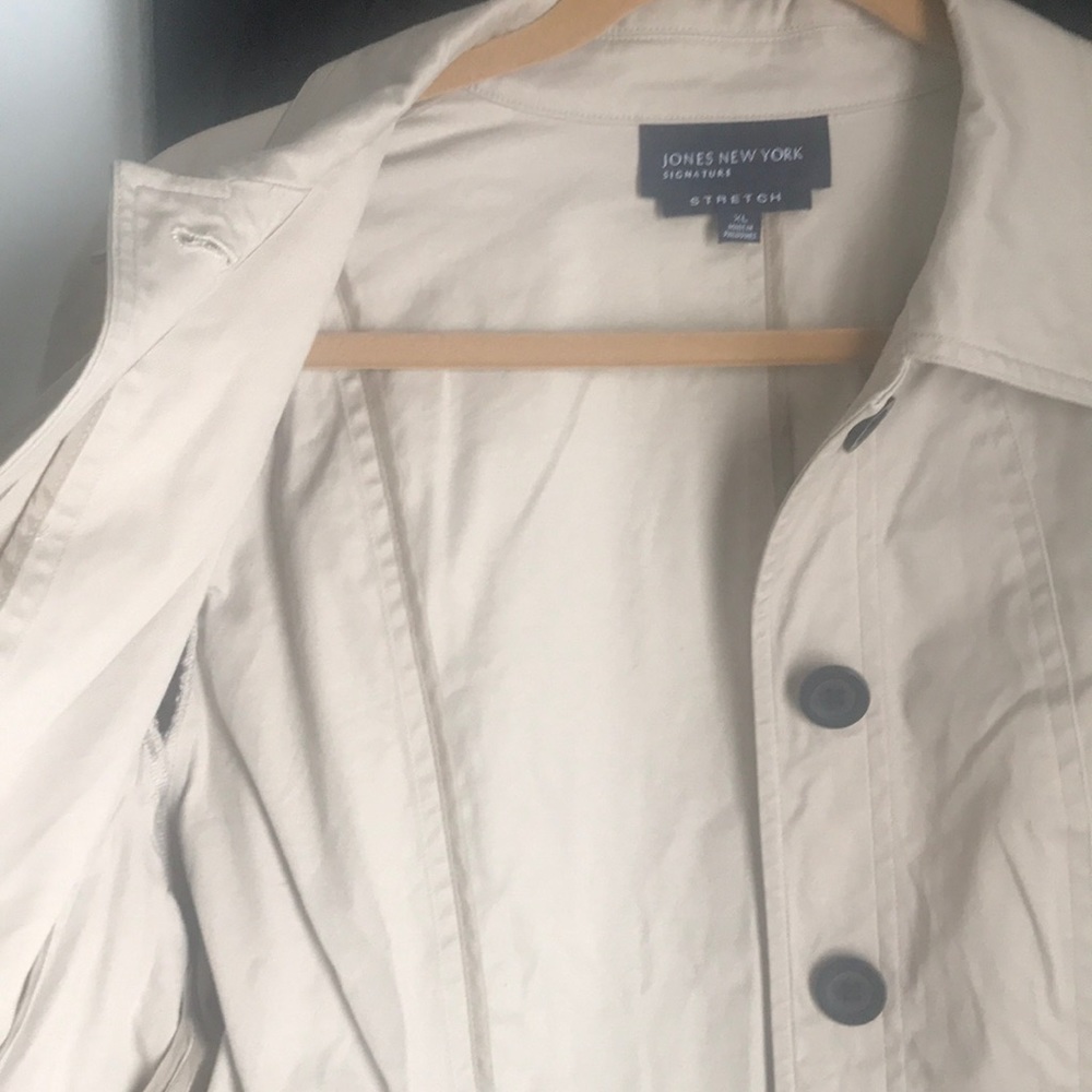 Jacket - Picture 3 of 4